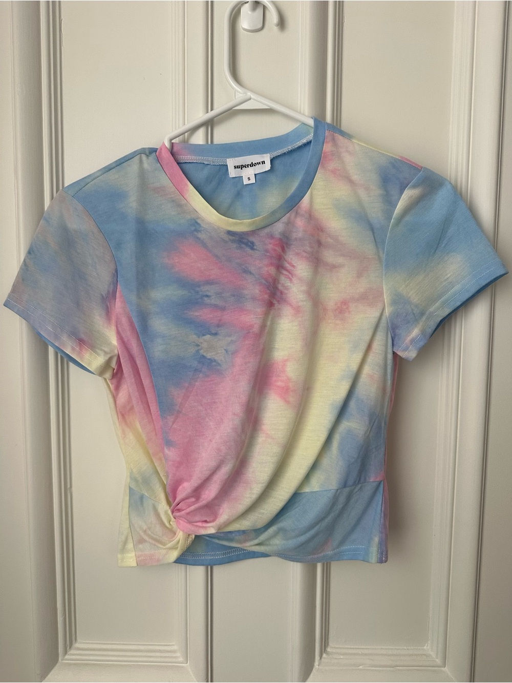 superdown Pastel Tie-Dye Twist Front Crop Top — Blue Pink Yellow